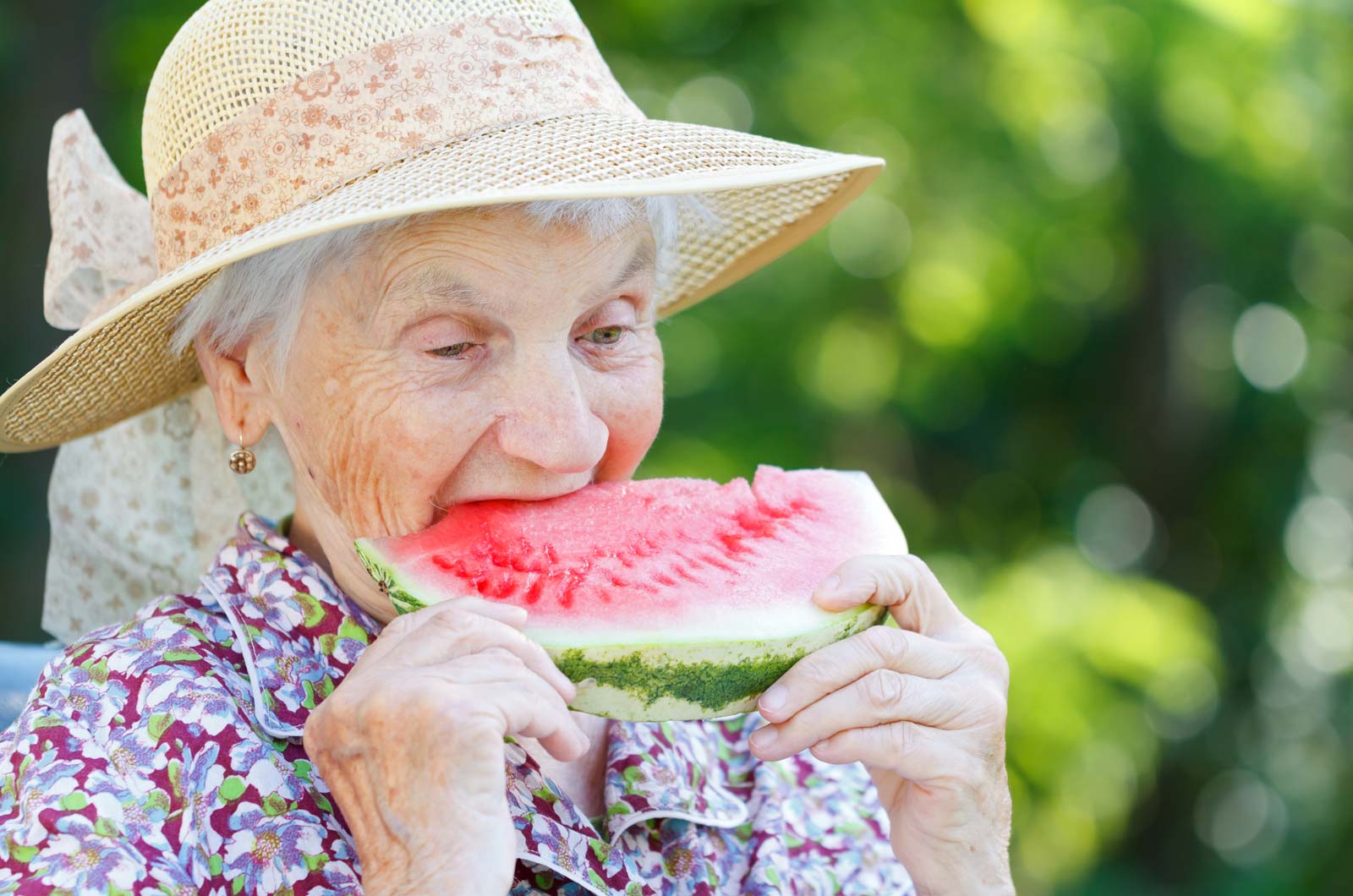 vrs garneau hall blog 6 summer safety tups for seniors living in retirement communities